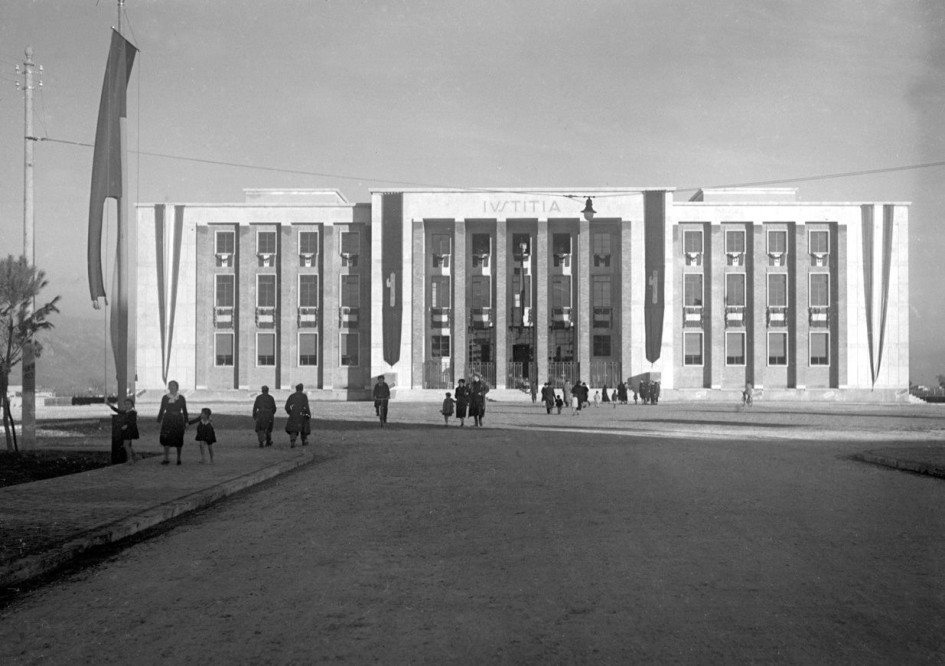TRIBUNALE-007